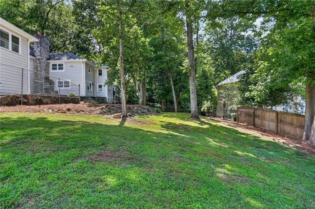 1220 Roxboro Drive NE