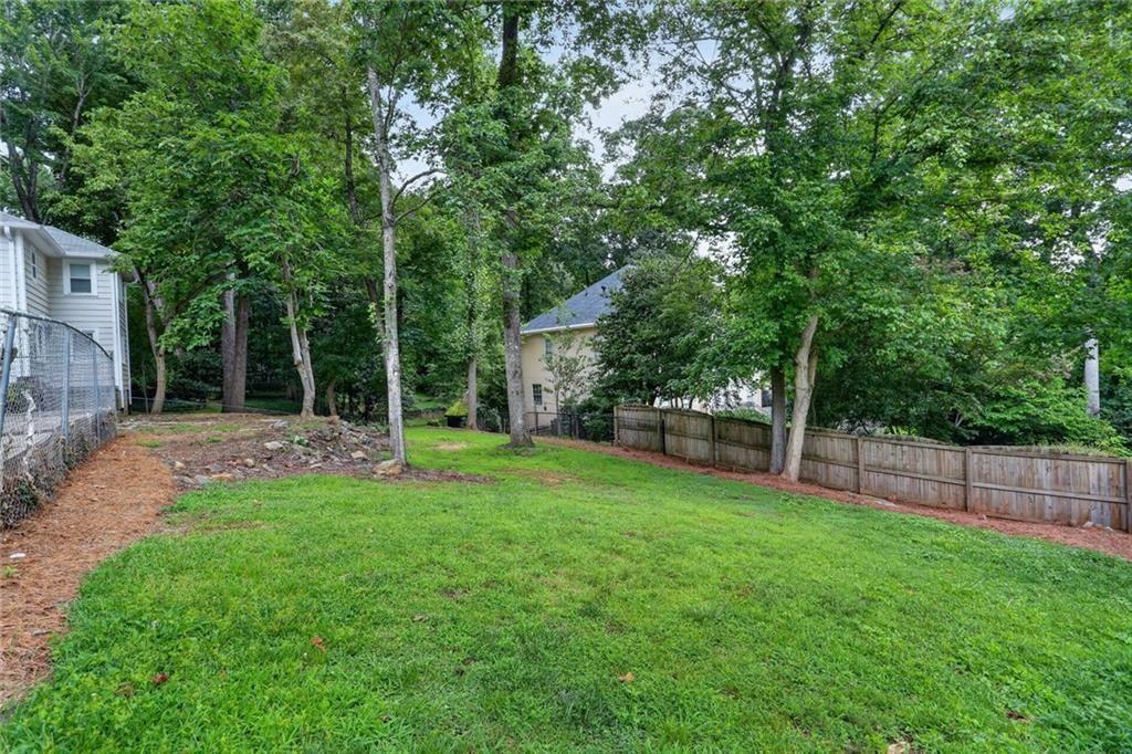 1220 Roxboro Drive NE