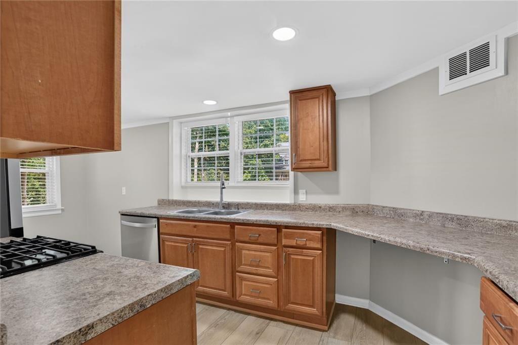 1220 Roxboro Drive NE