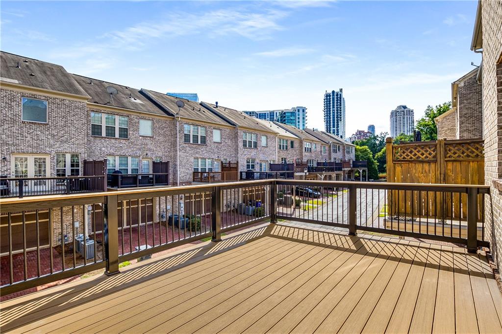 1035 E Paces Lane NE
