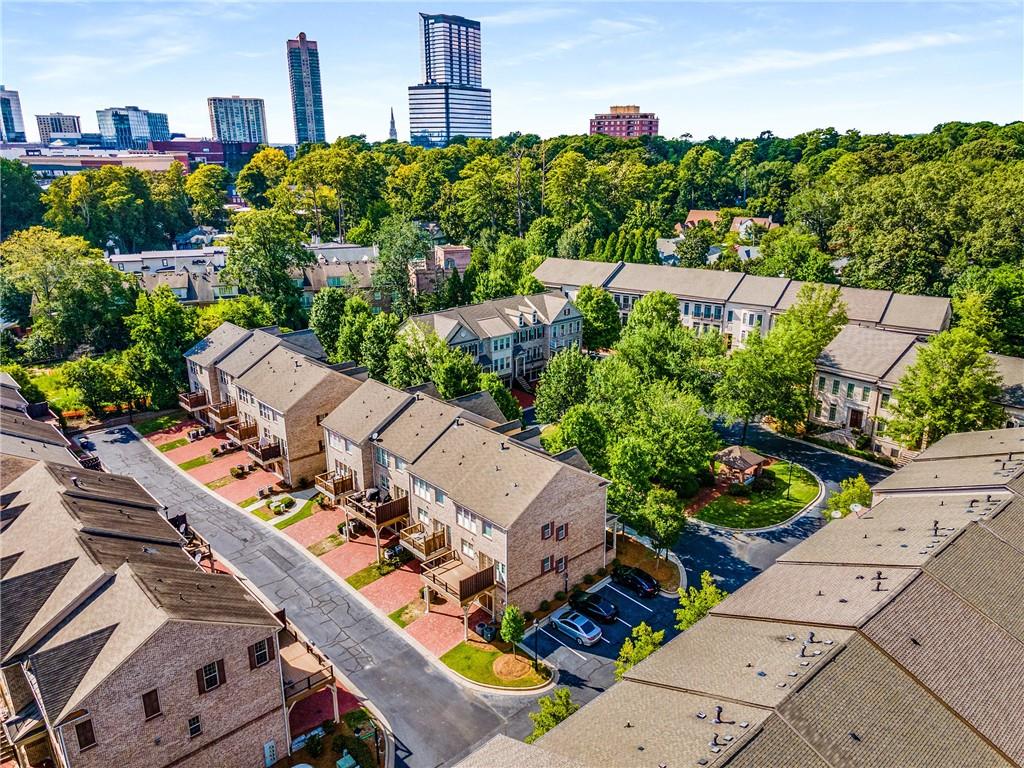 1035 E Paces Lane NE