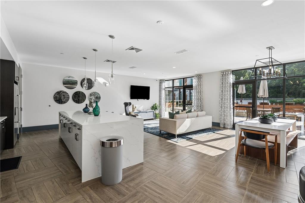 775 Juniper Street NE Unit 319