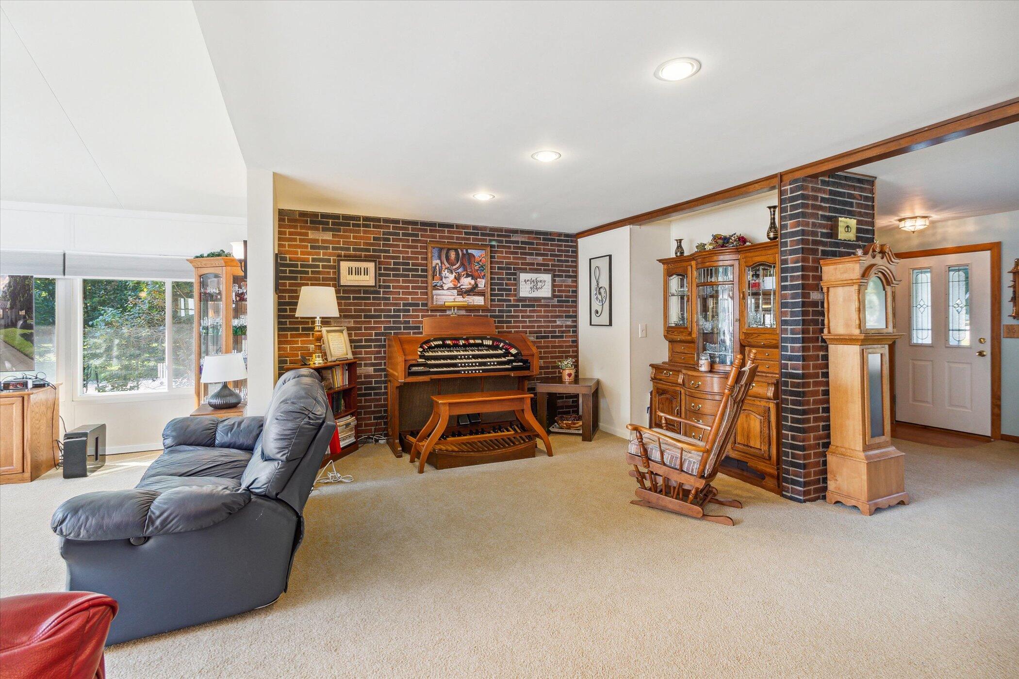 717 Cherry Avenue