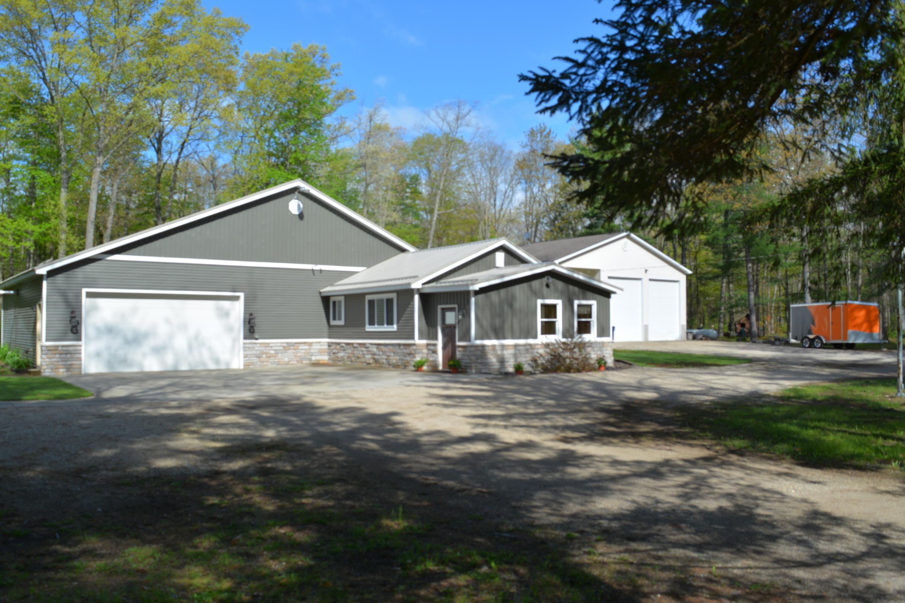 3865 Pfeiffer Court