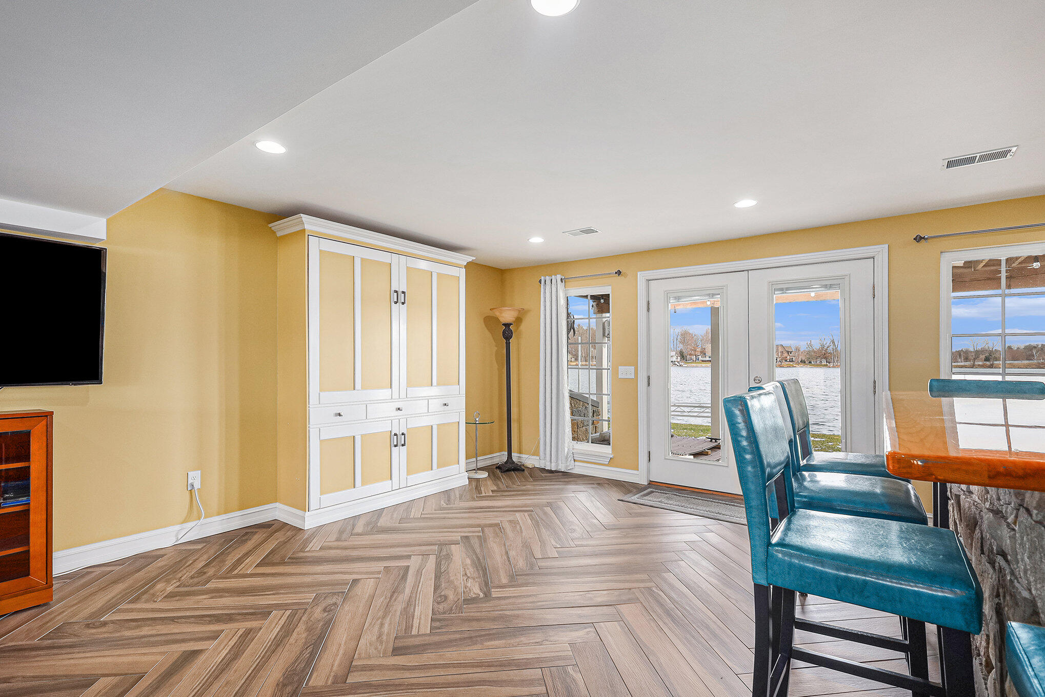 7896 Bay Meadow