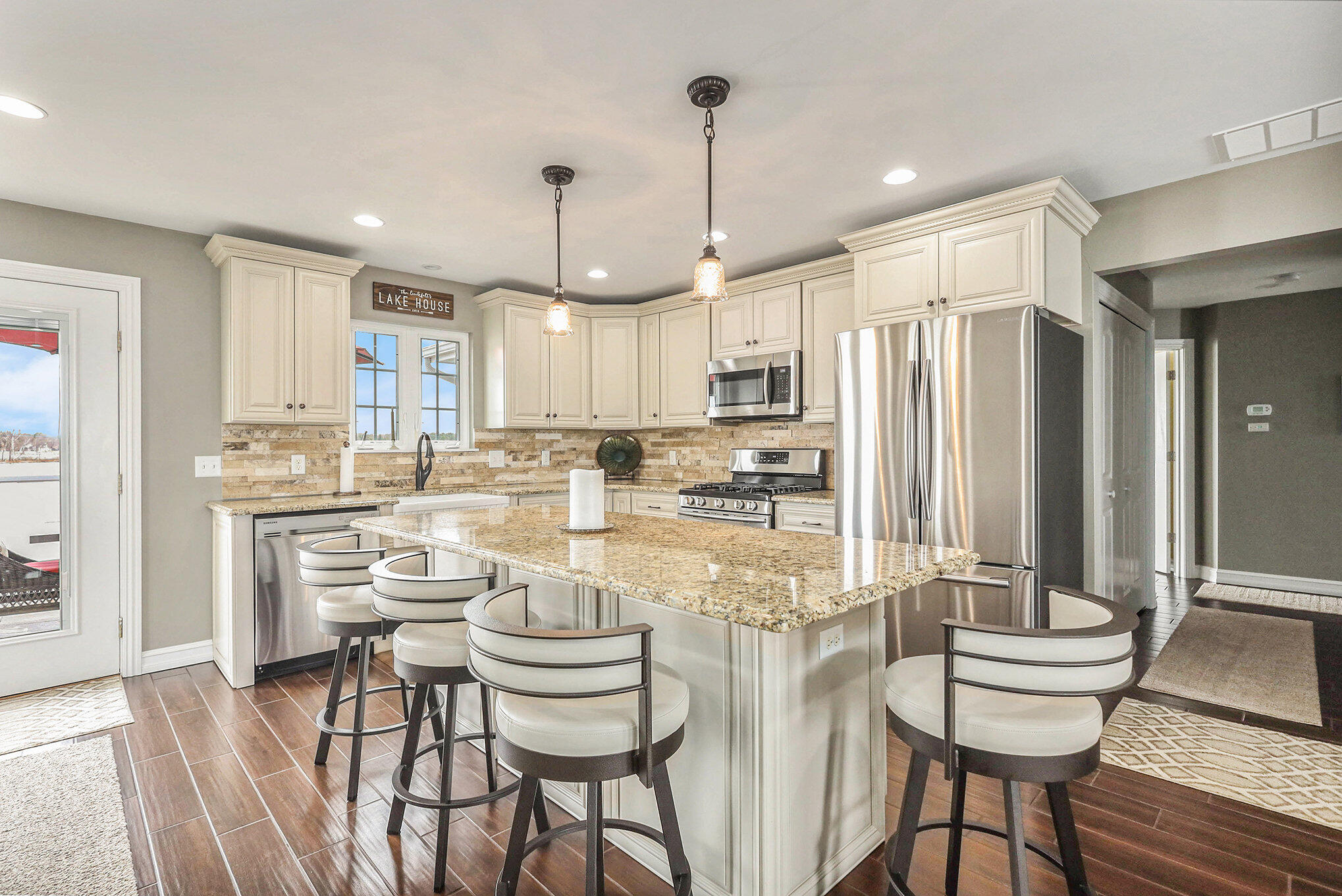 7896 Bay Meadow