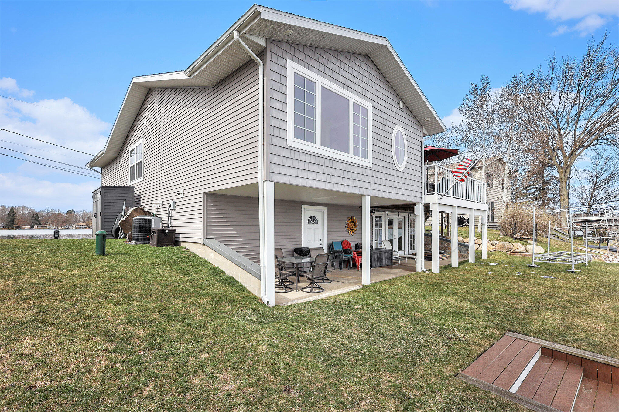7896 Bay Meadow