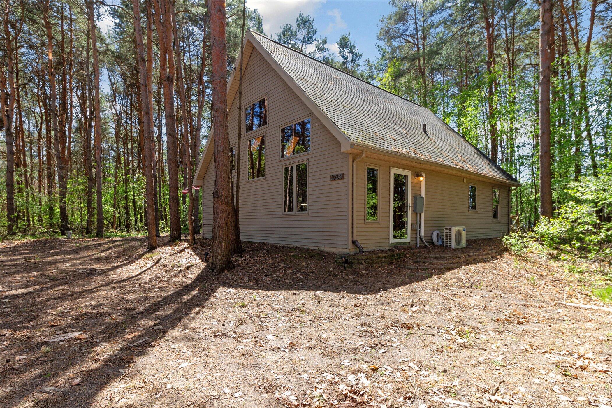7709 Lakeview Drive