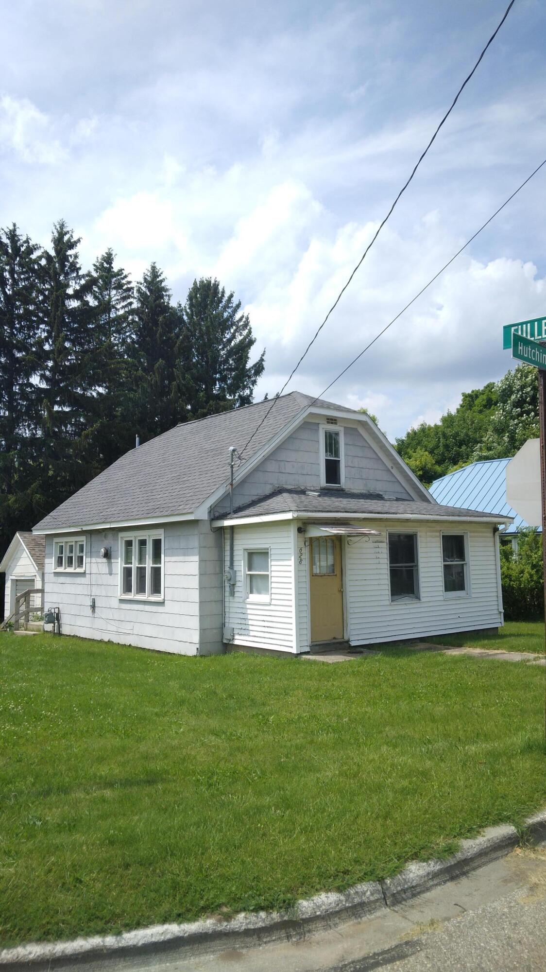 628 Hutchinson Street