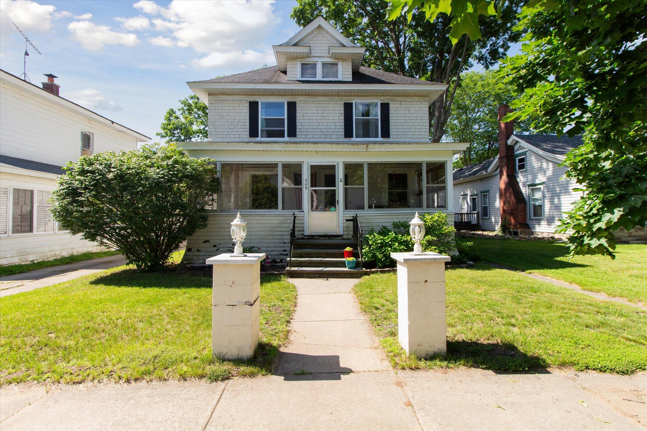 209 Rust Avenue