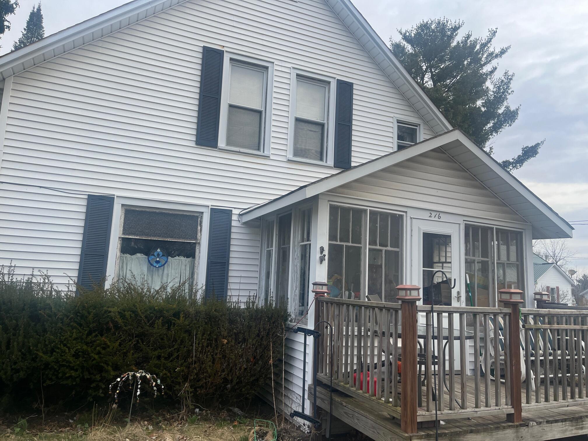 216 W Stimson Avenue