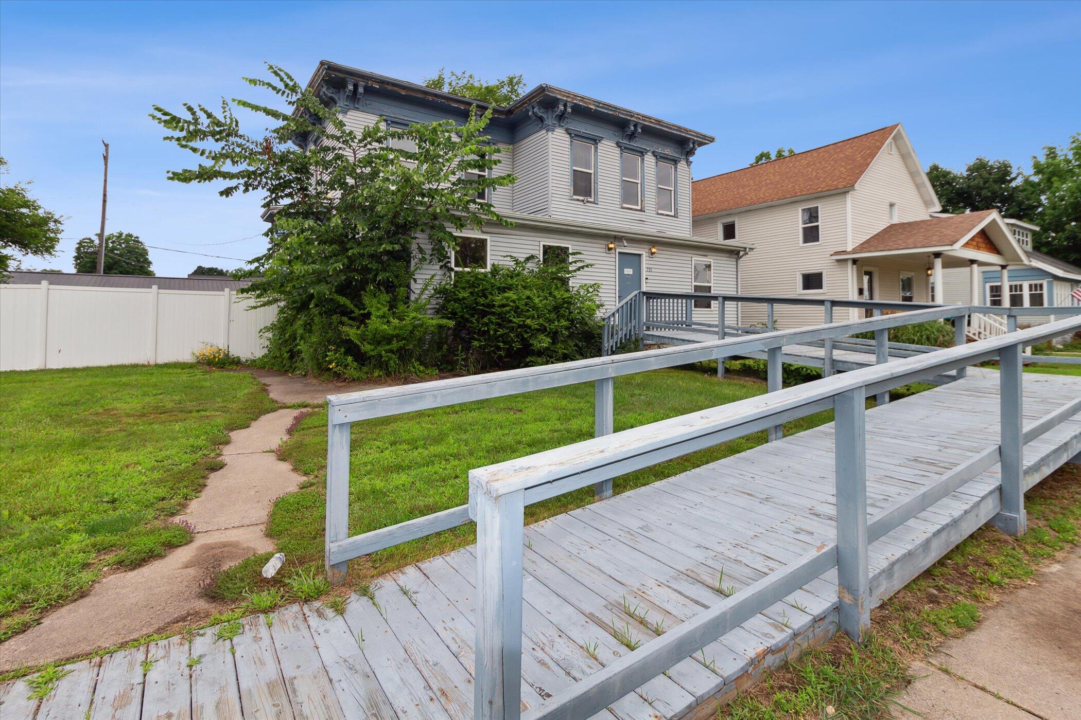 713 Osceola Avenue