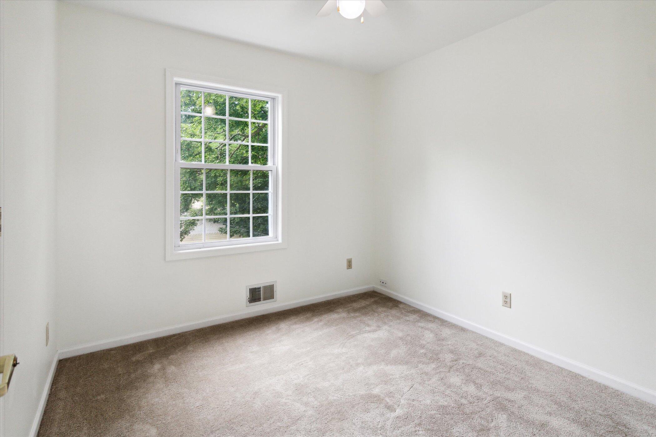 538 W Upton