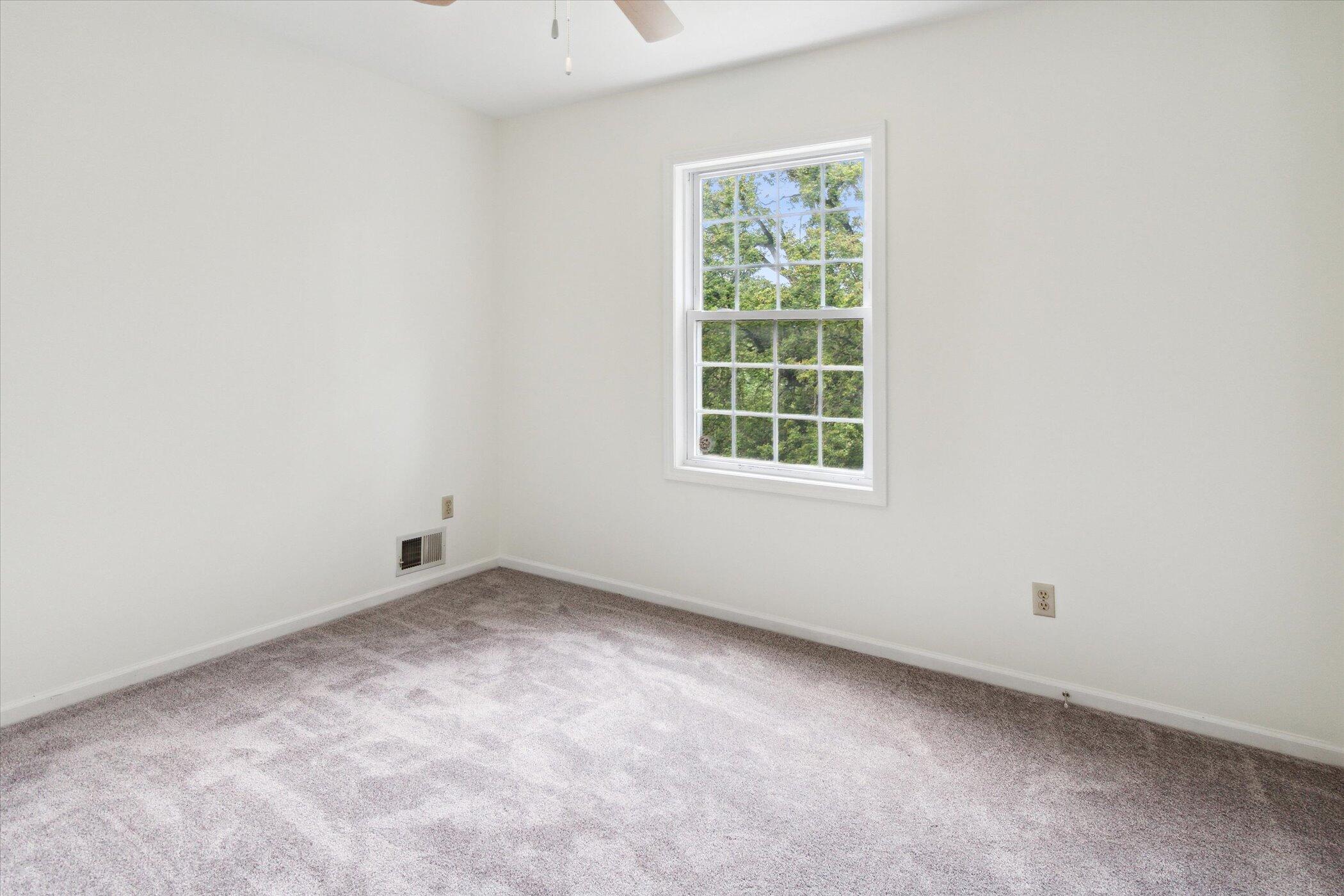 538 W Upton