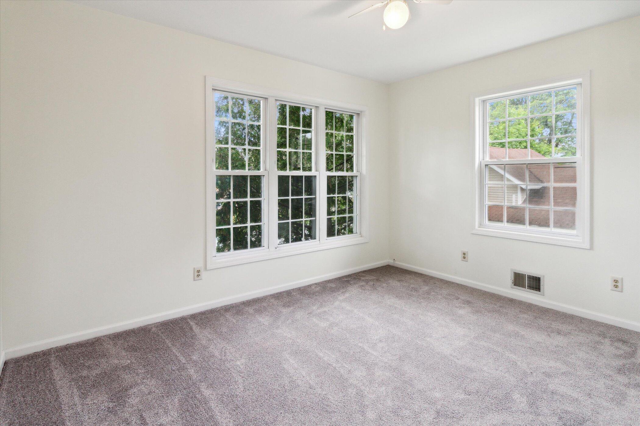 538 W Upton