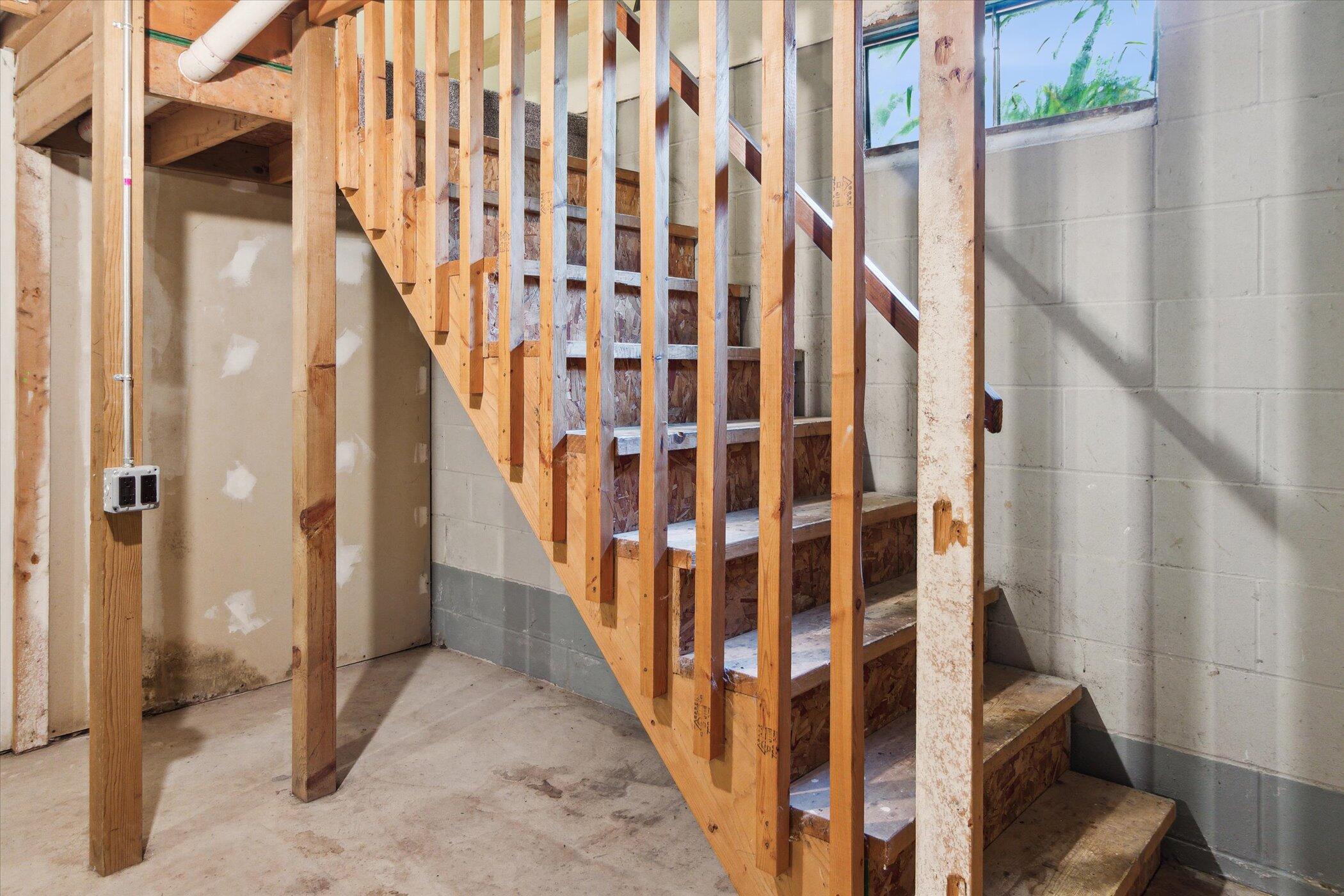 538 W Upton