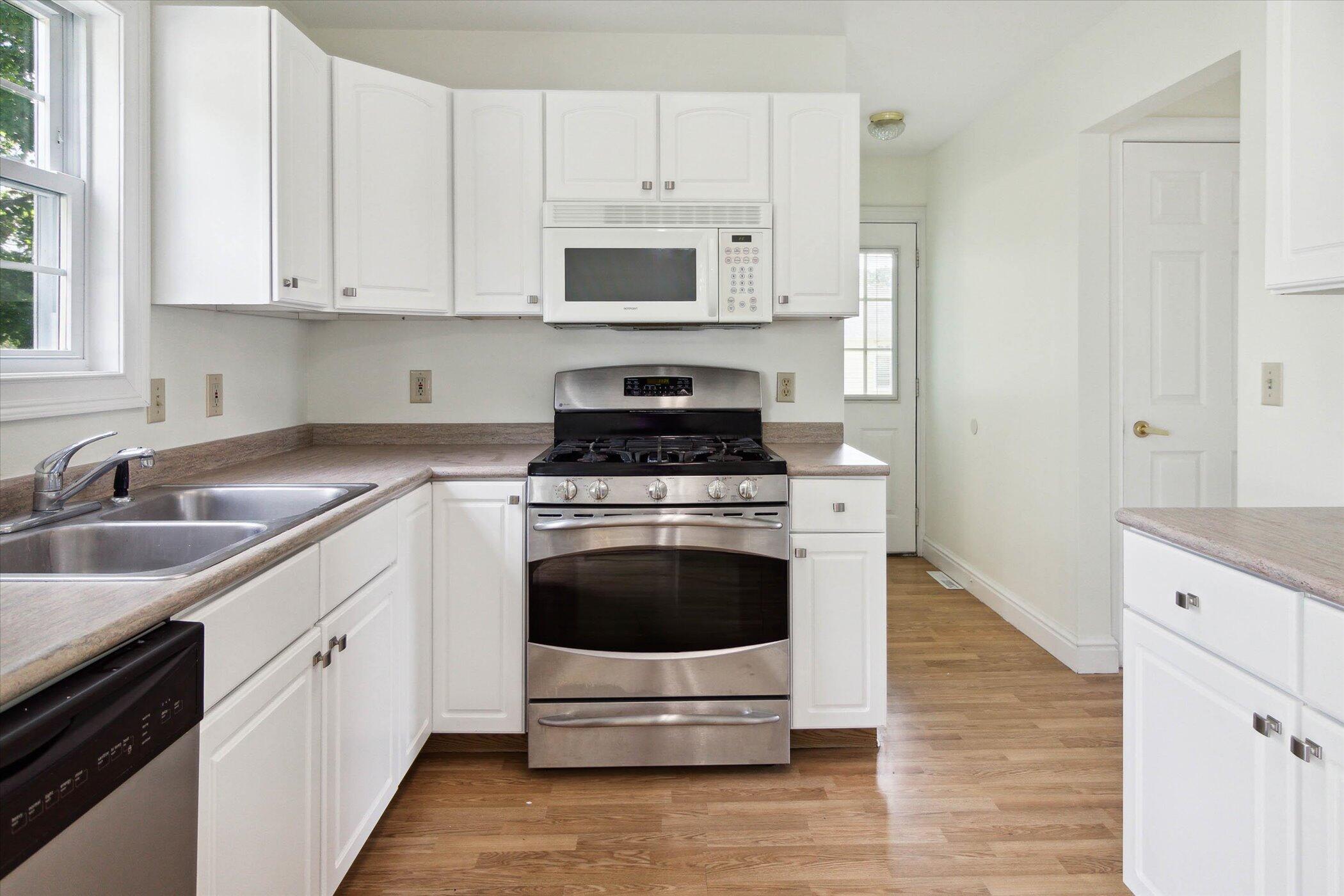 538 W Upton