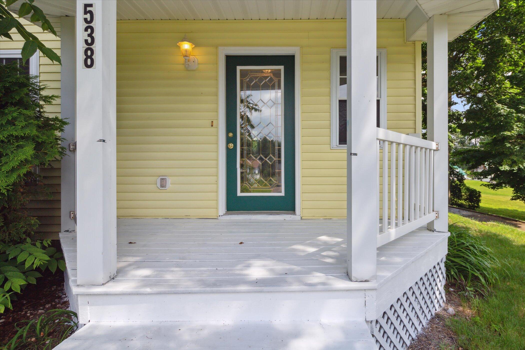 538 W Upton