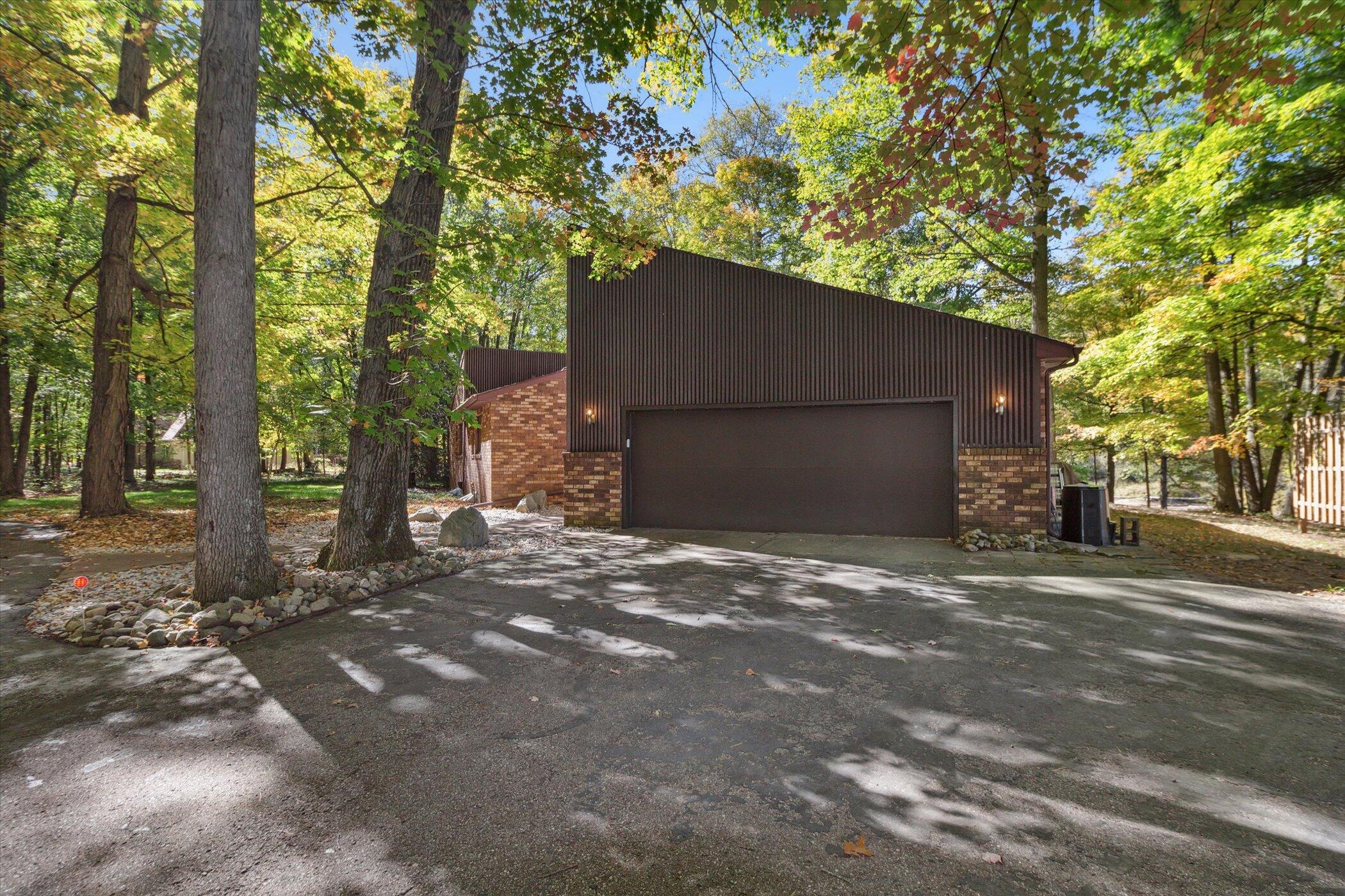 14605 Tomahawk Lane