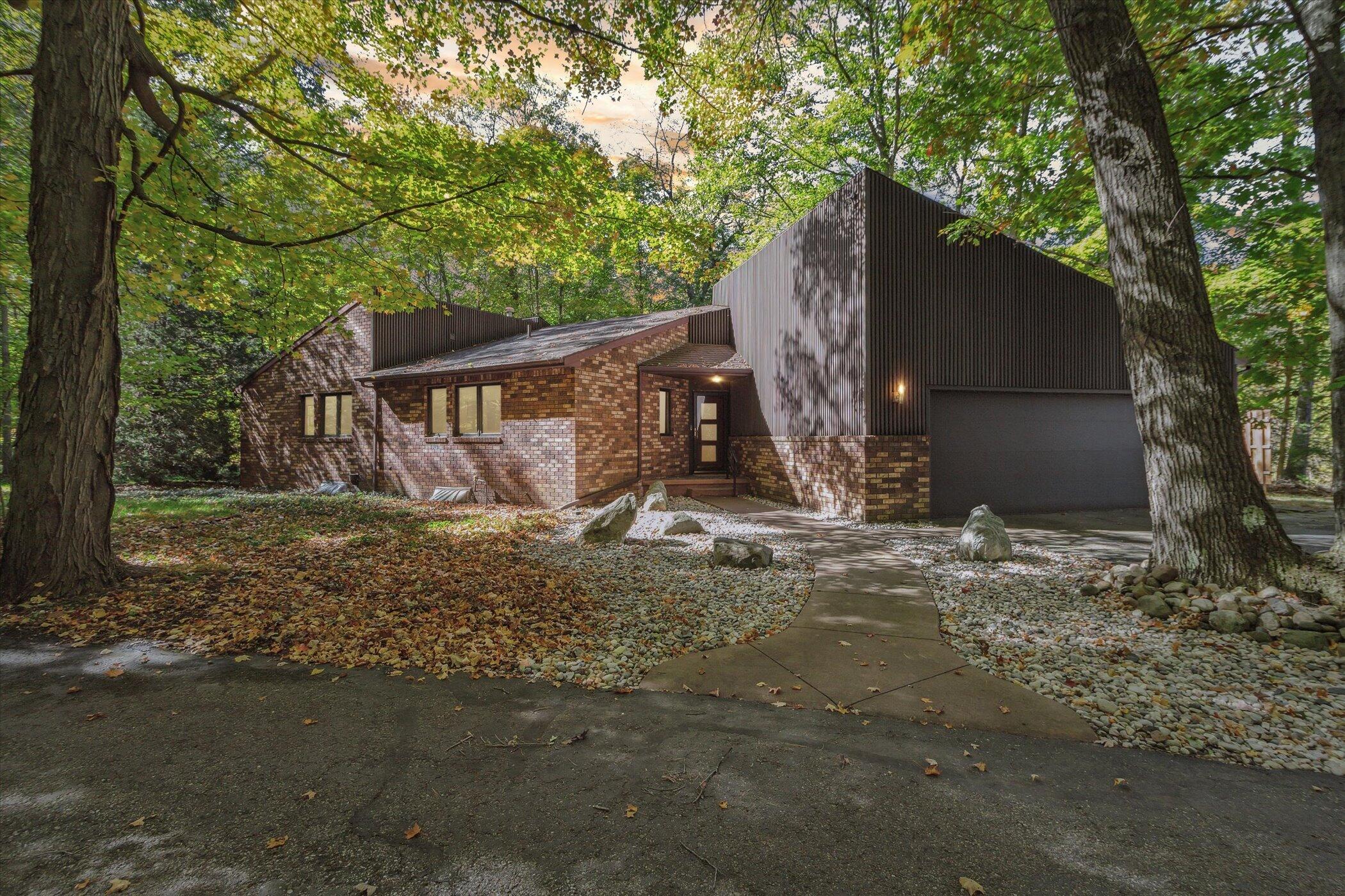 14605 Tomahawk Lane