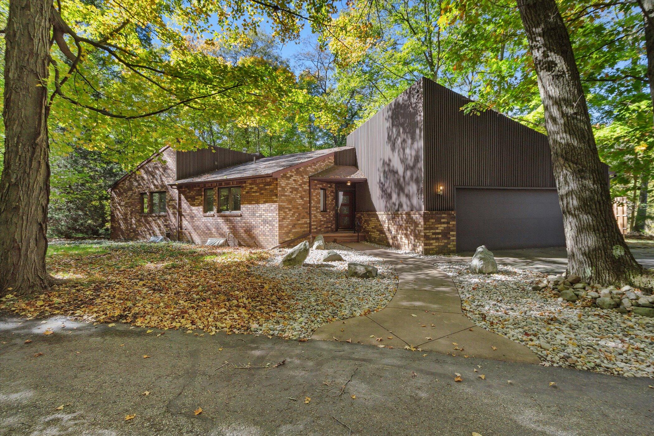 14605 Tomahawk Lane