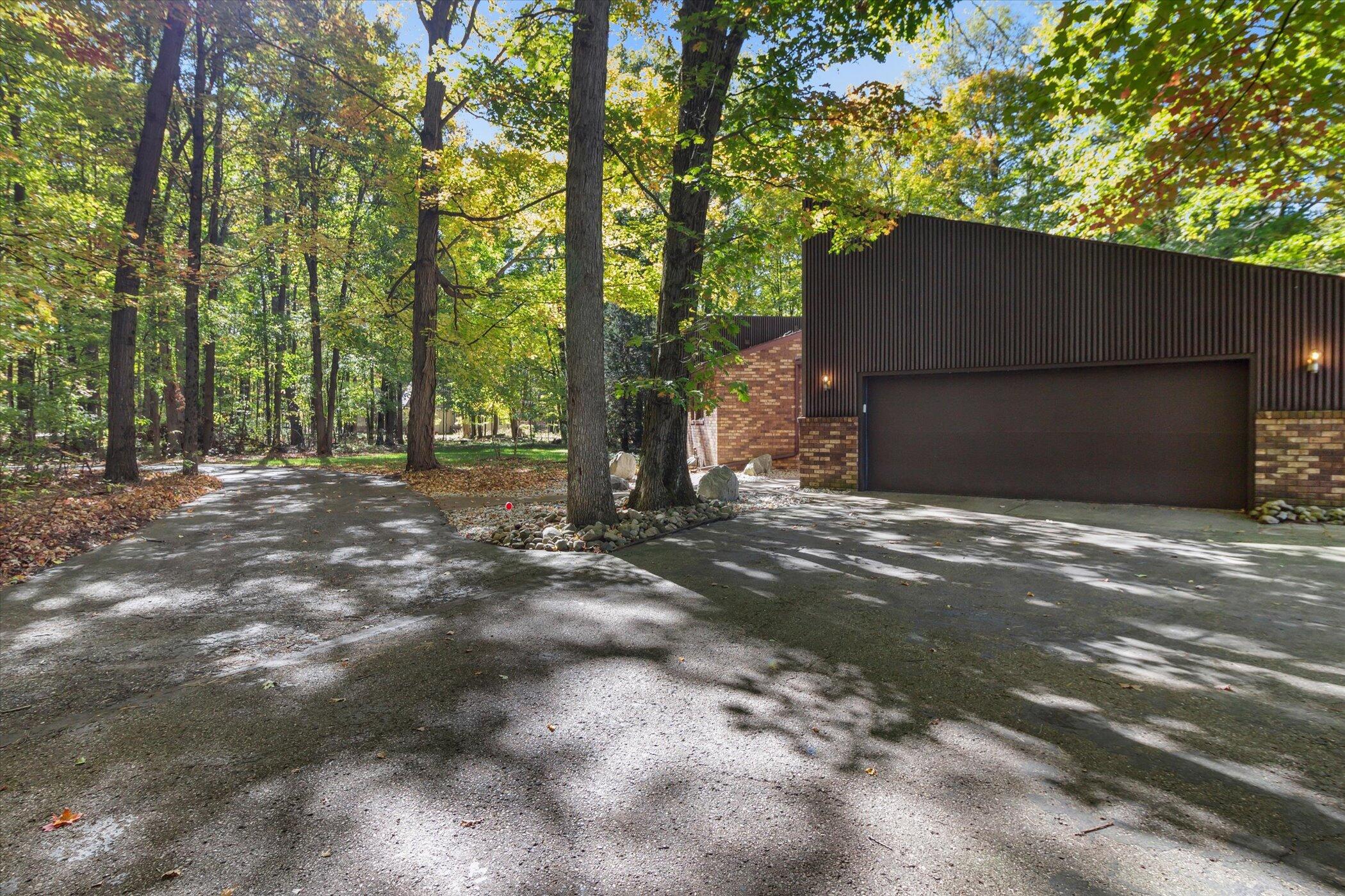 14605 Tomahawk Lane