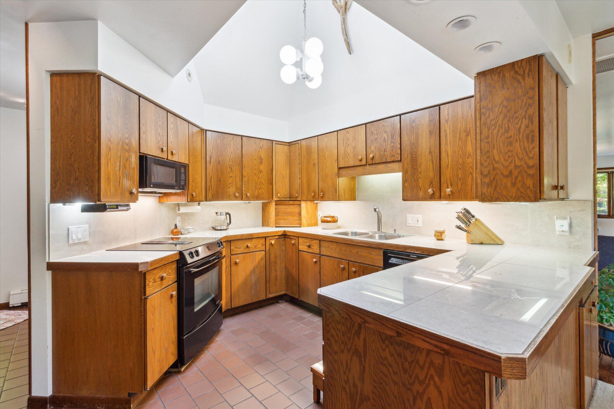14605 Tomahawk Lane