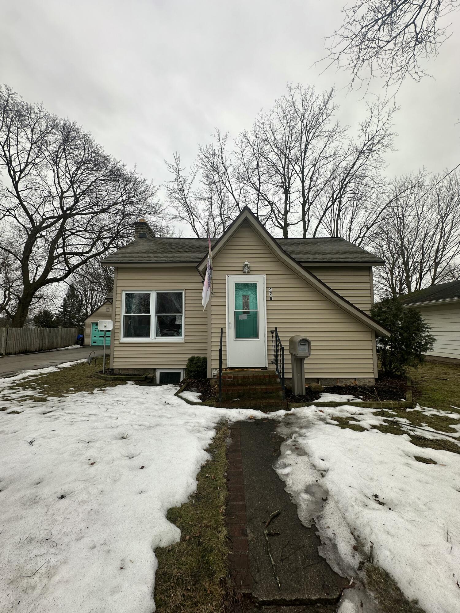 428 W Oak Street