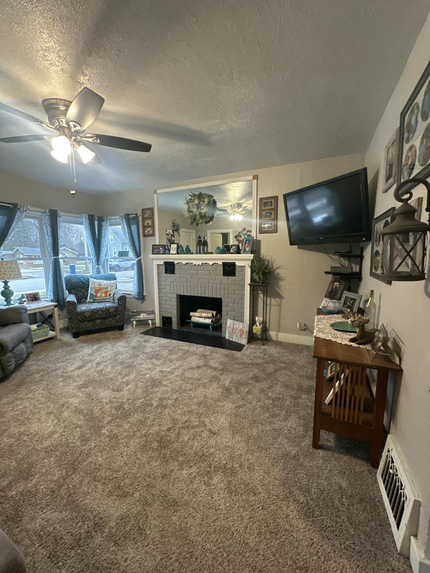 428 W Oak Street