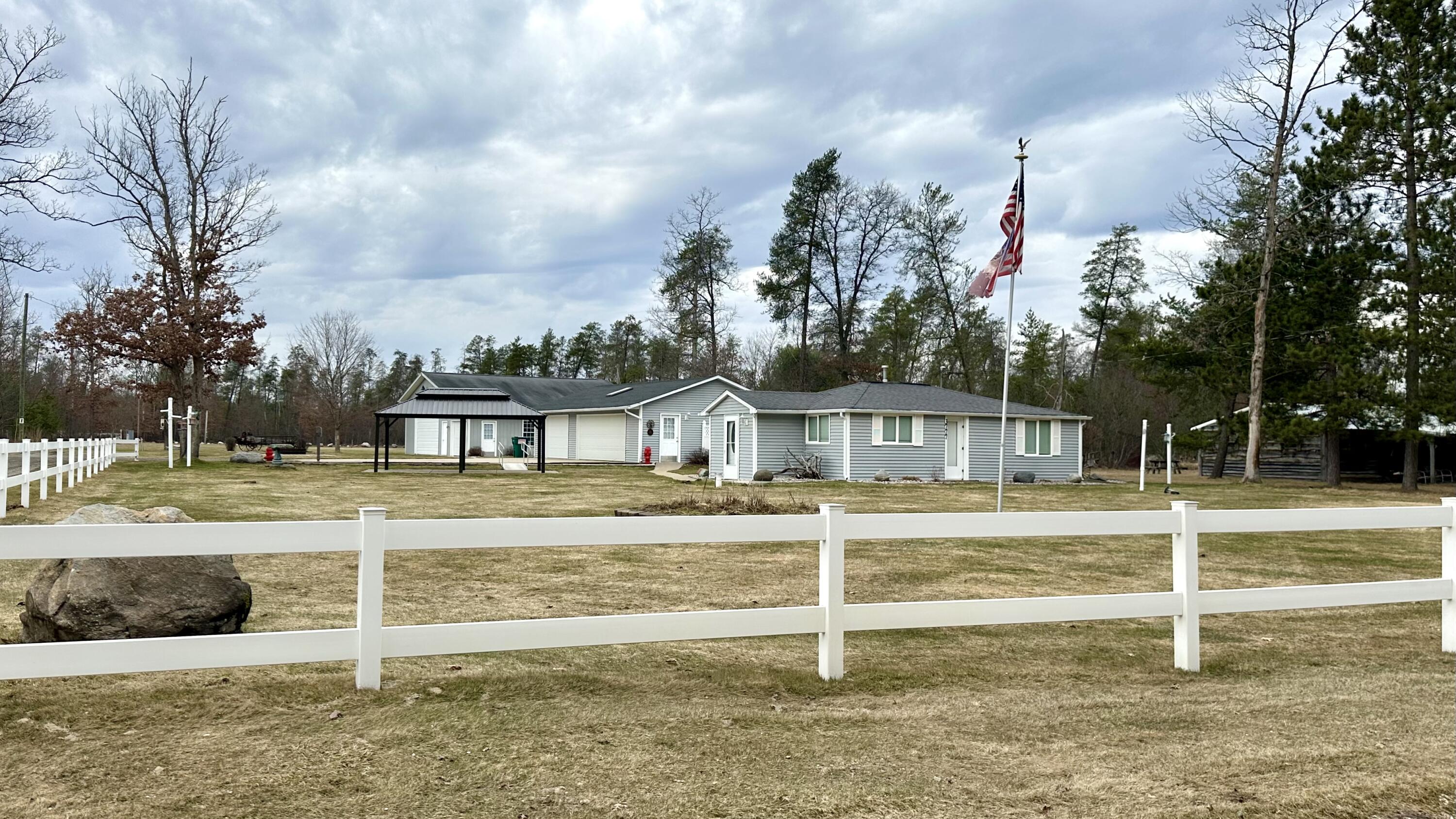3777 N Peacock Trail