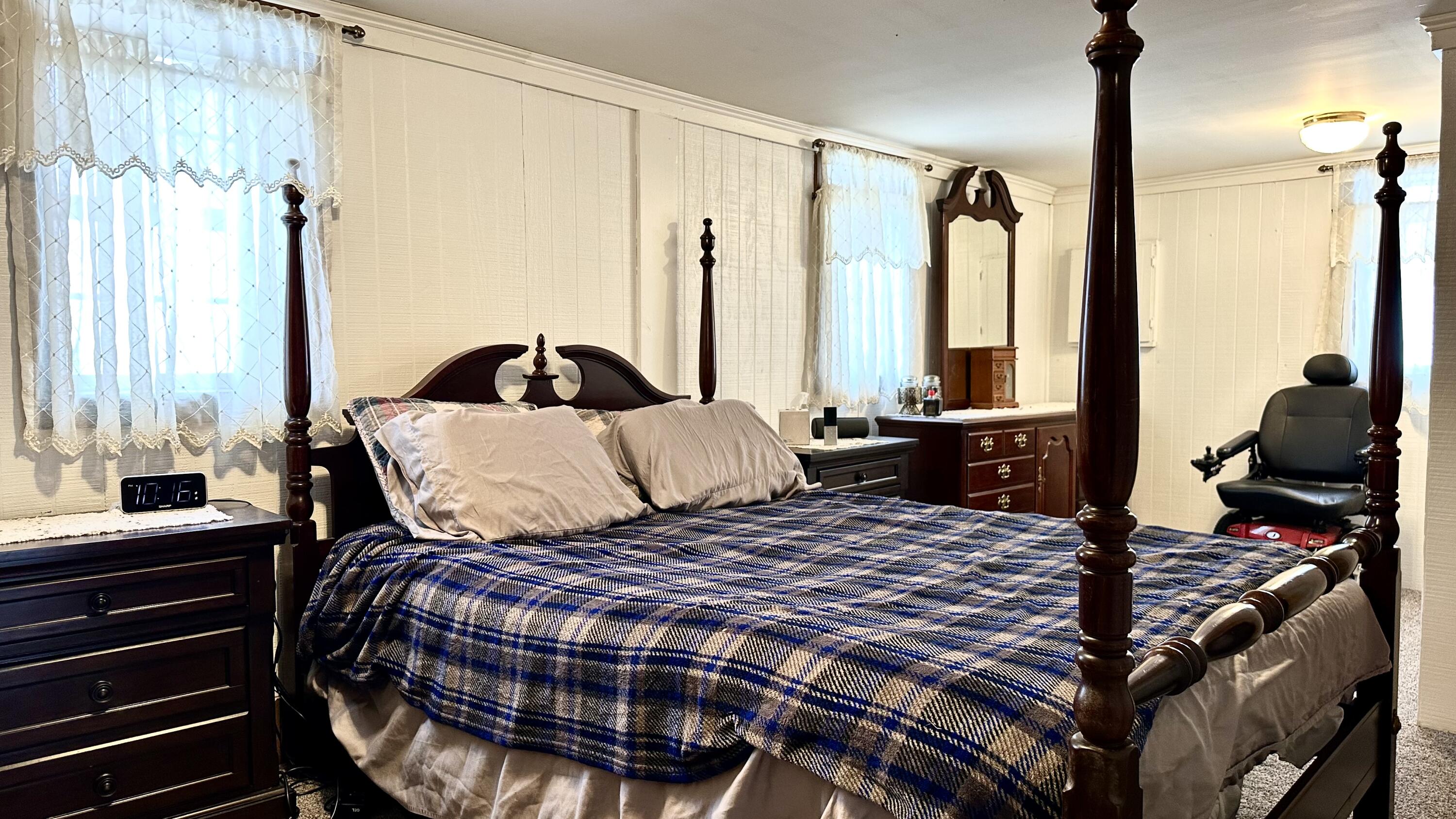 3777 N Peacock Trail