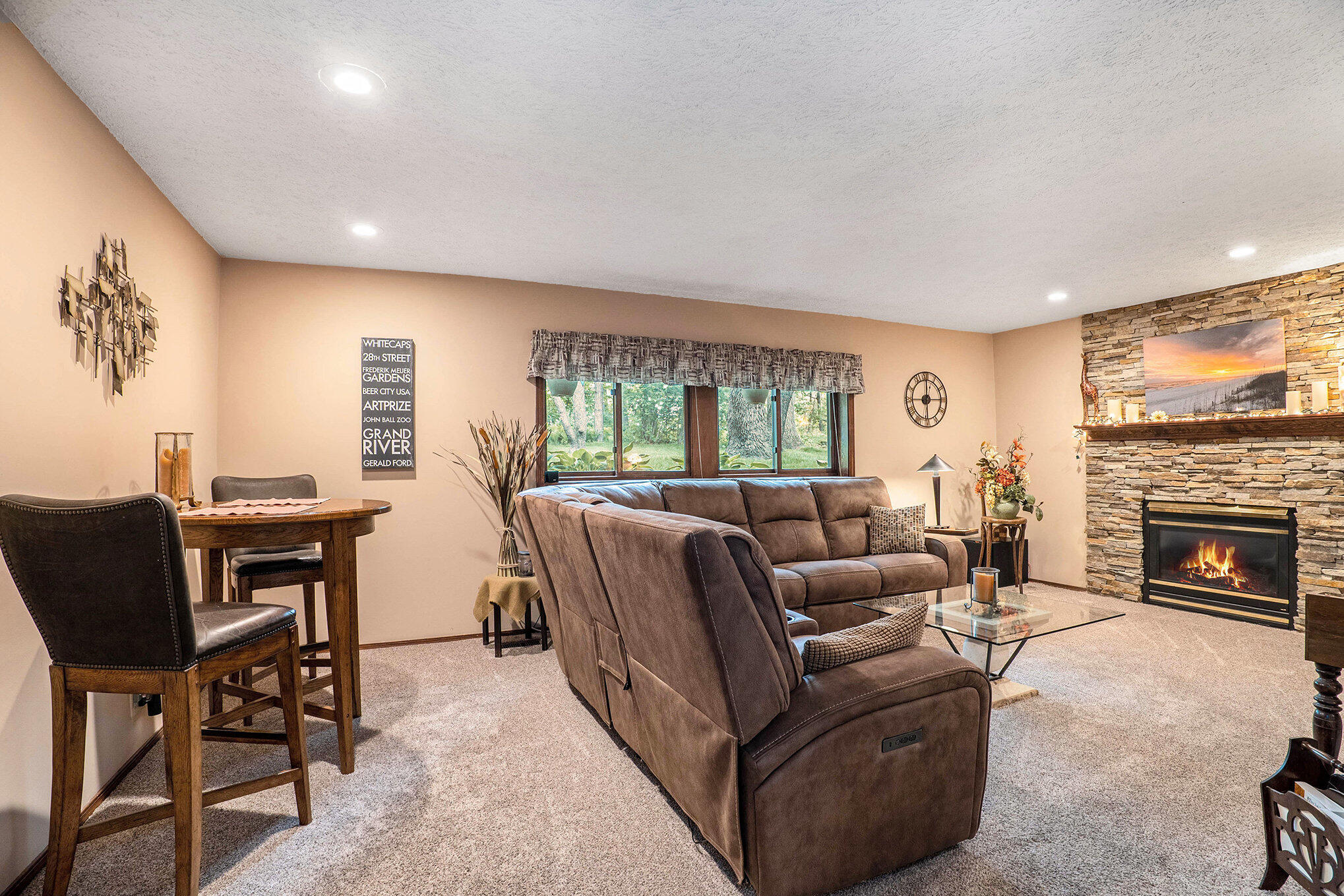 5751 Arroyo Vista Drive NE