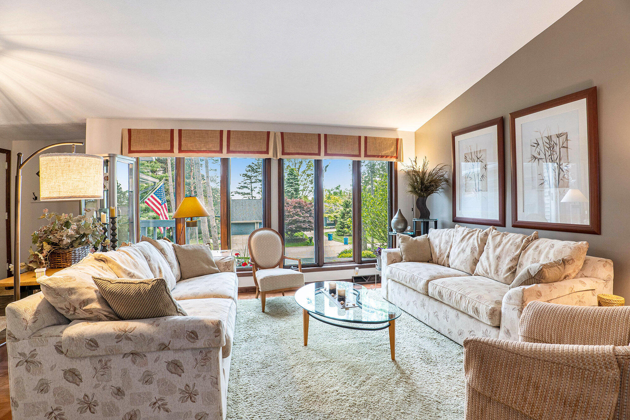 5751 Arroyo Vista Drive NE