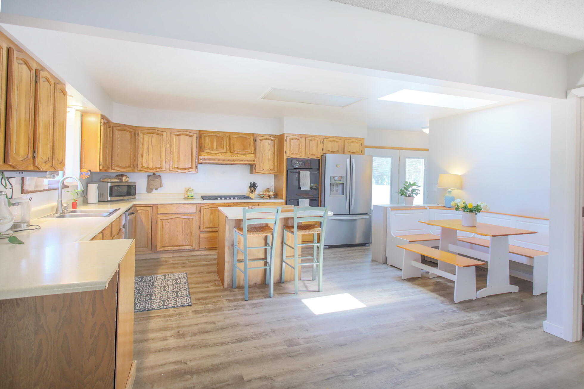 105 S DeKraft Avenue