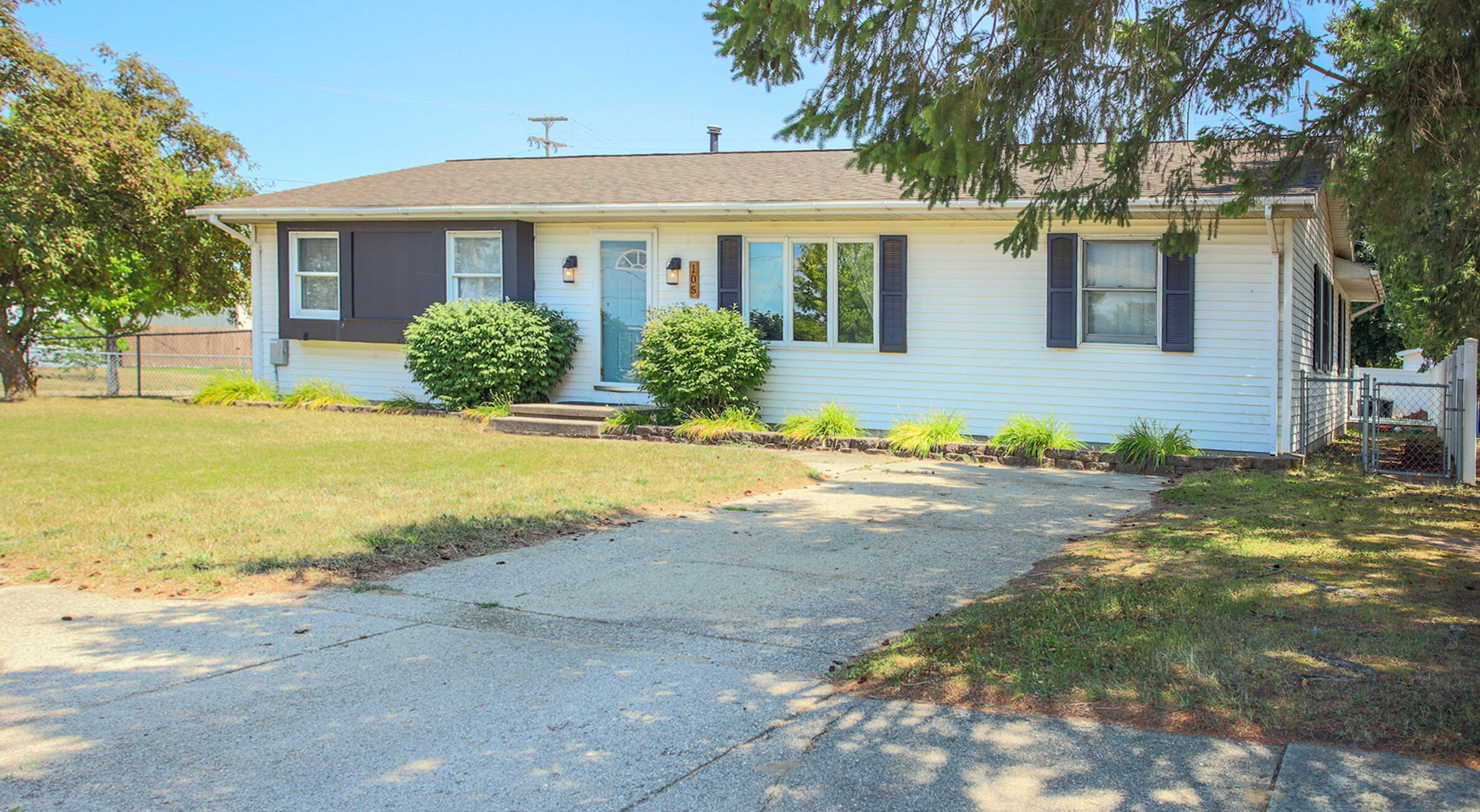 105 S DeKraft Avenue