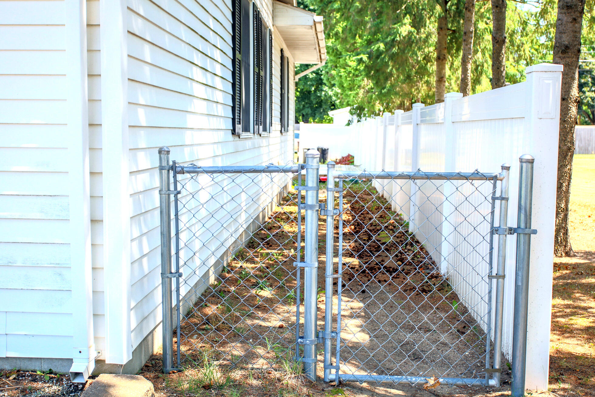 105 S DeKraft Avenue