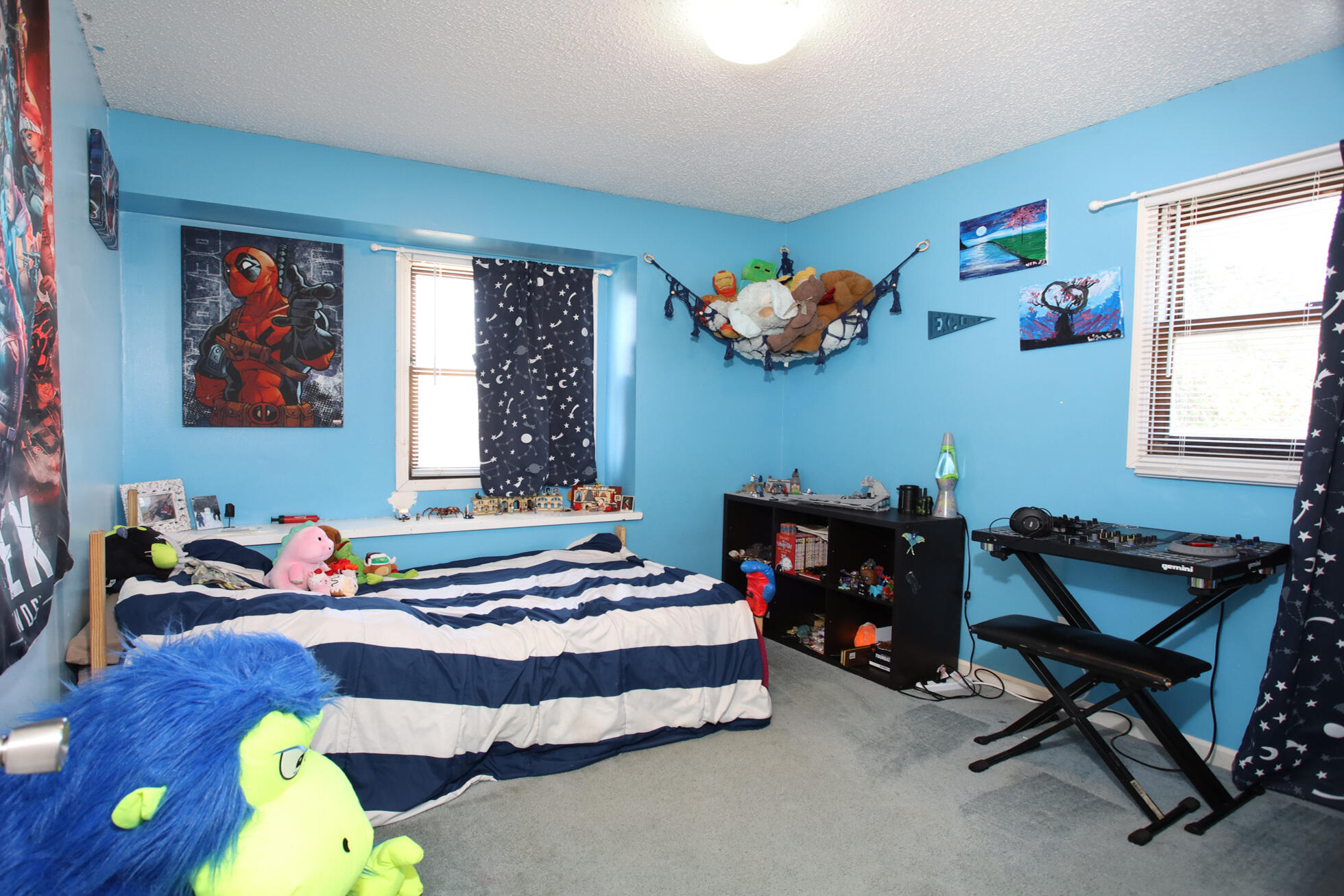 105 S DeKraft Avenue