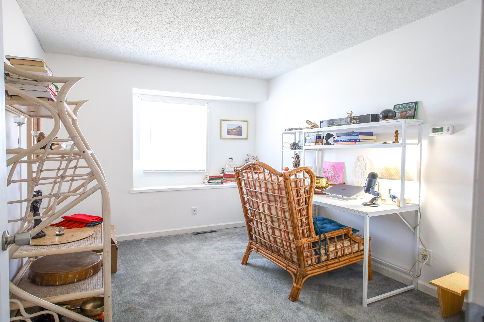 105 S DeKraft Avenue