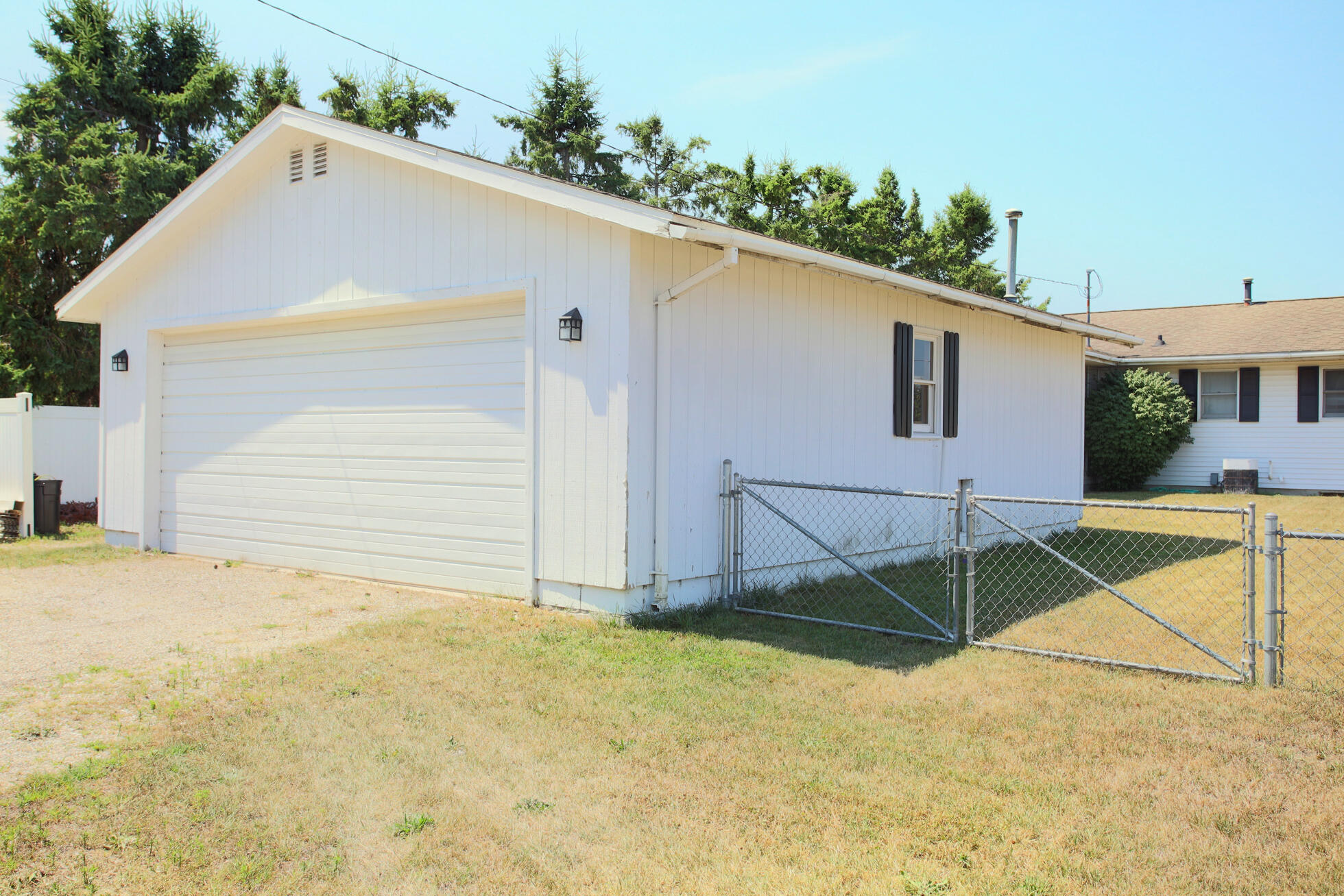105 S DeKraft Avenue