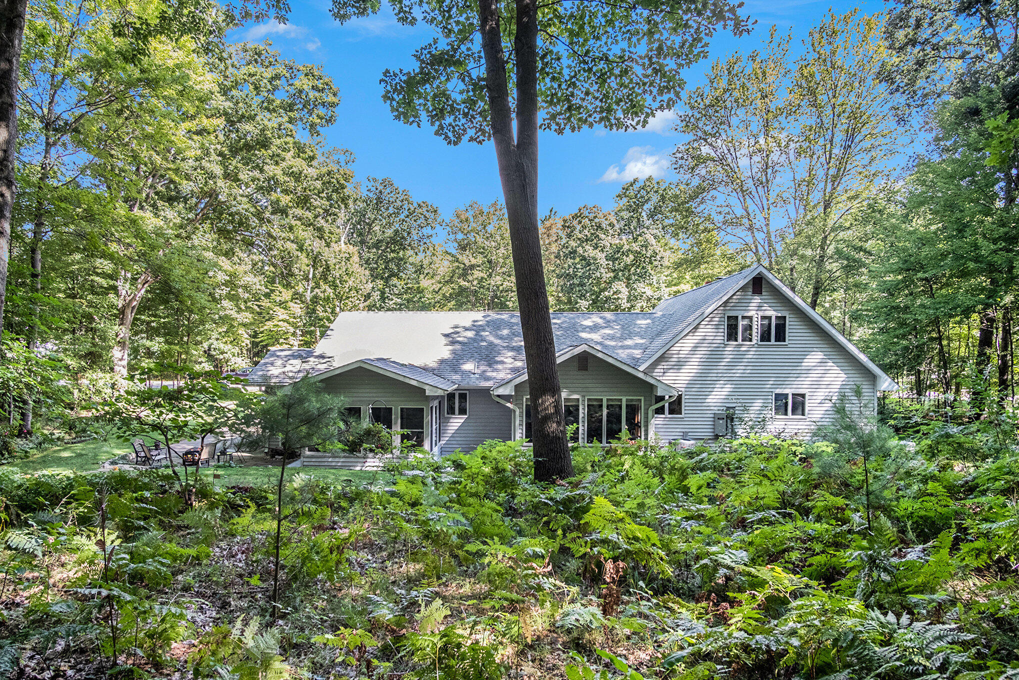 8463 Highland Trail