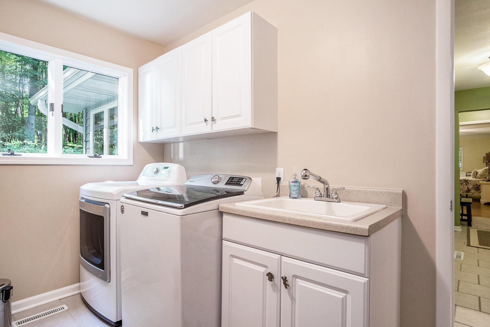 8463 Highland Trail