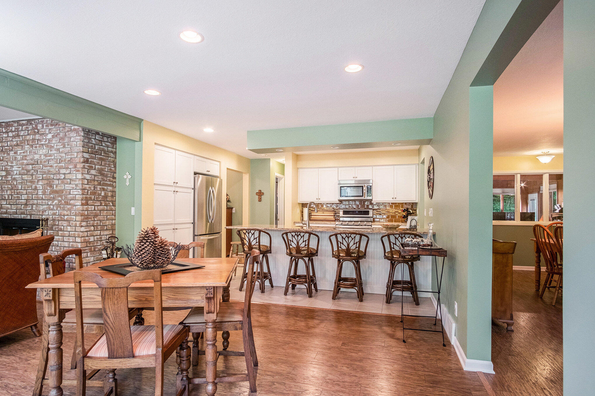 8463 Highland Trail
