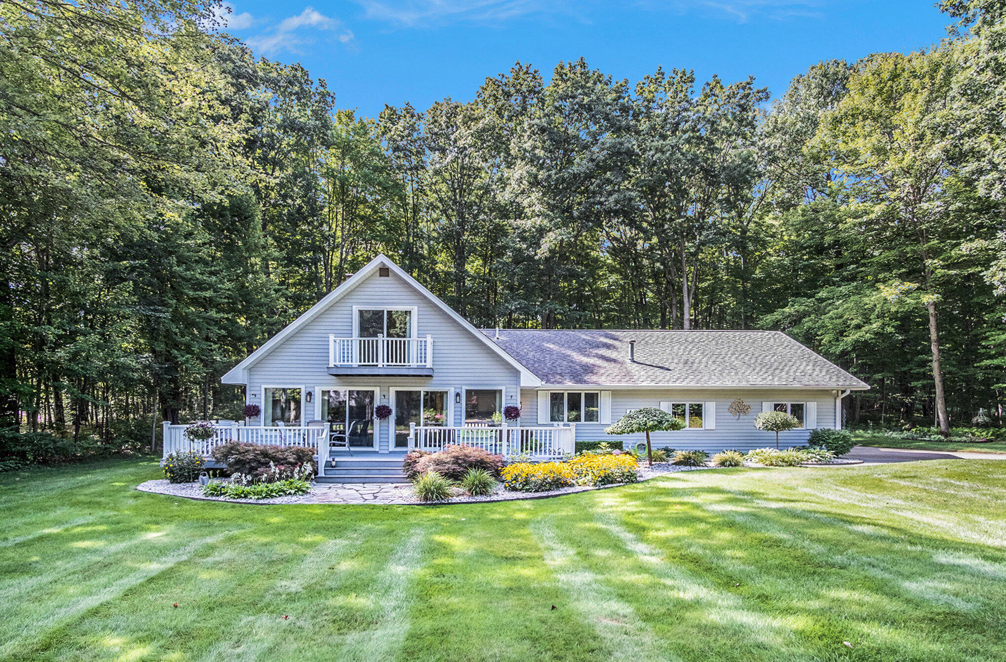8463 Highland Trail