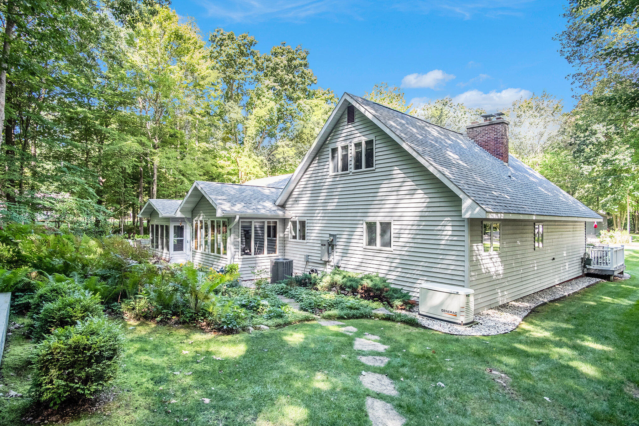 8463 Highland Trail