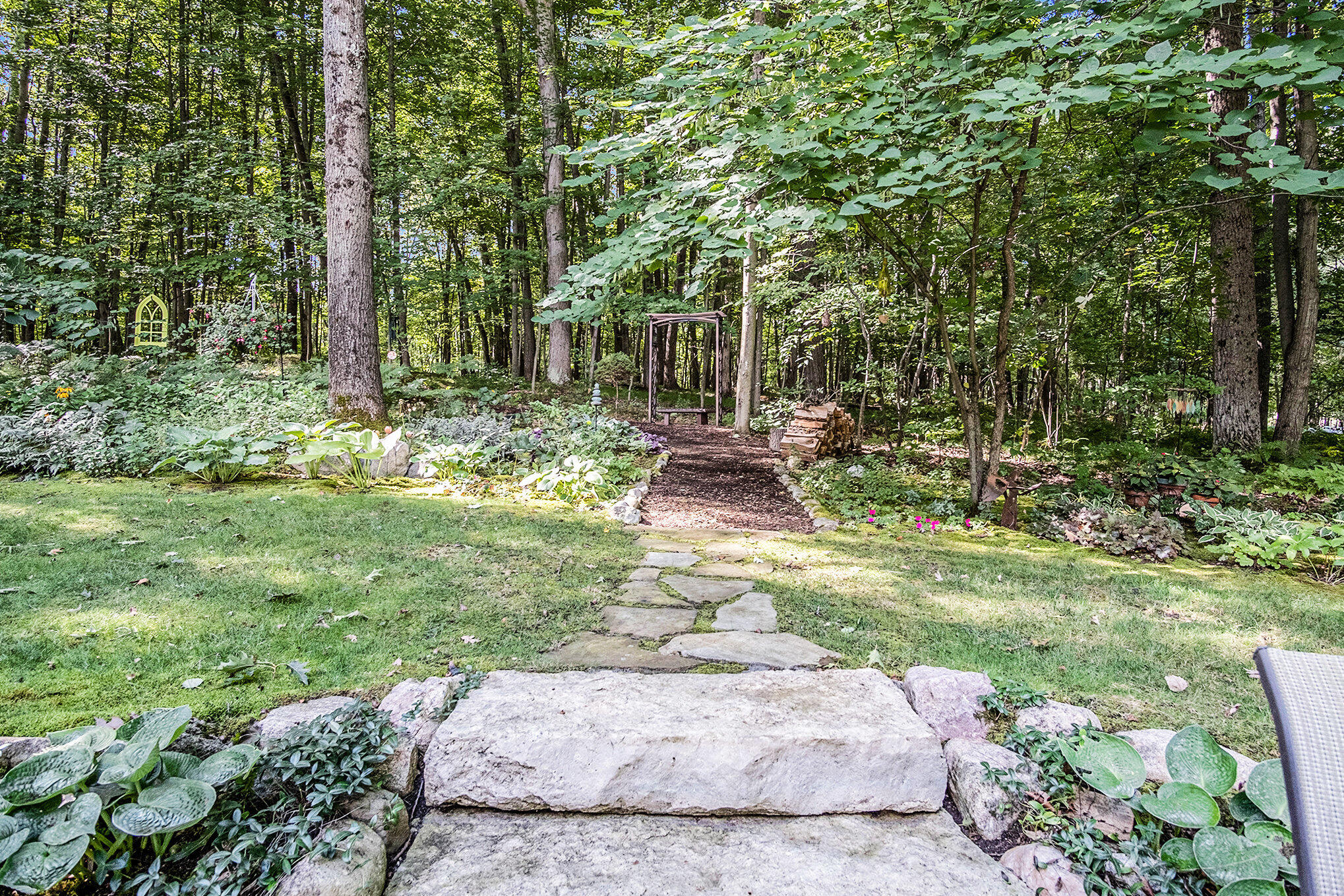 8463 Highland Trail