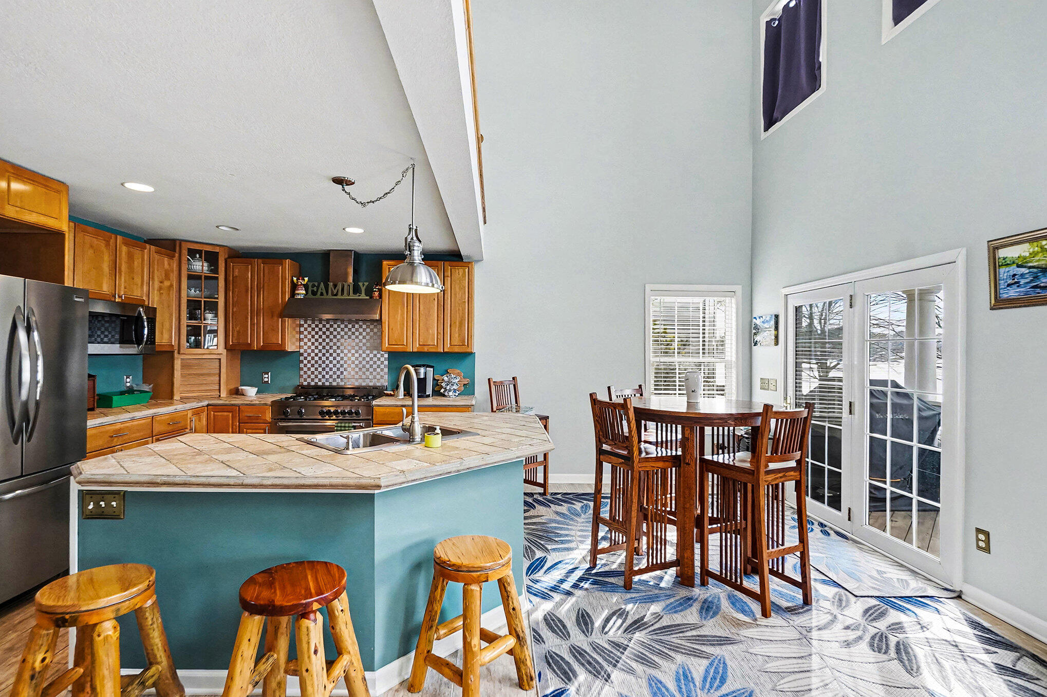7663 Bay Meadow