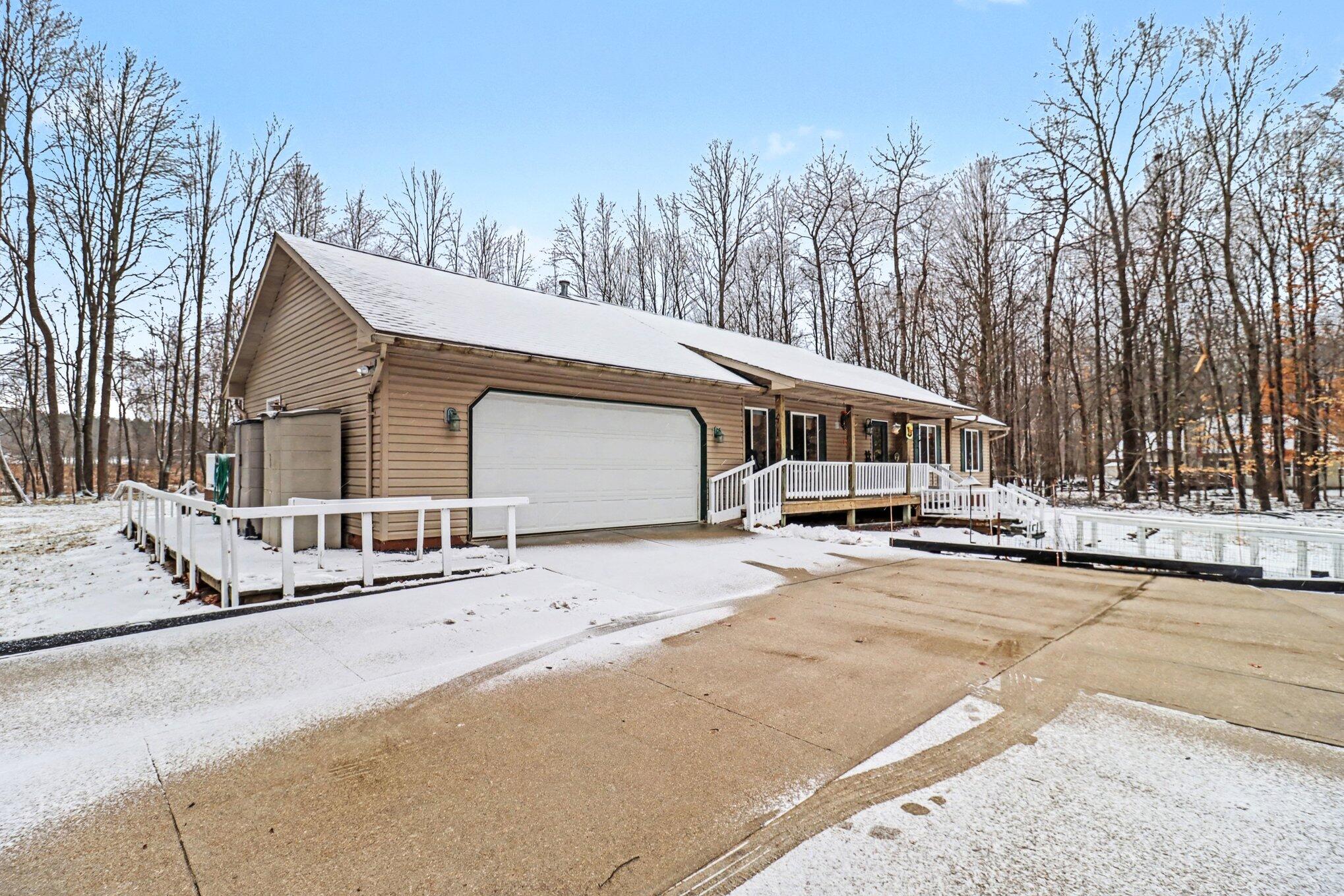 6175 Fox Run Circle
