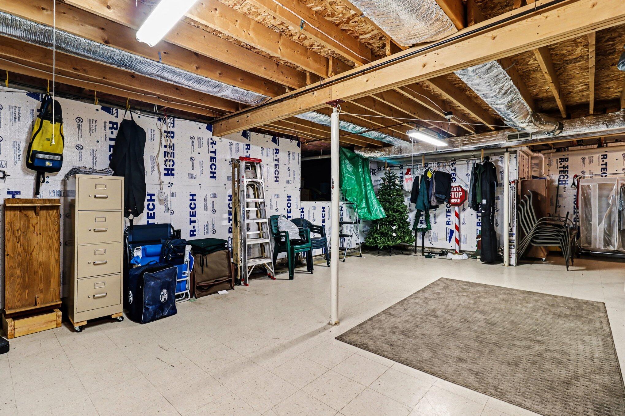 6175 Fox Run Circle