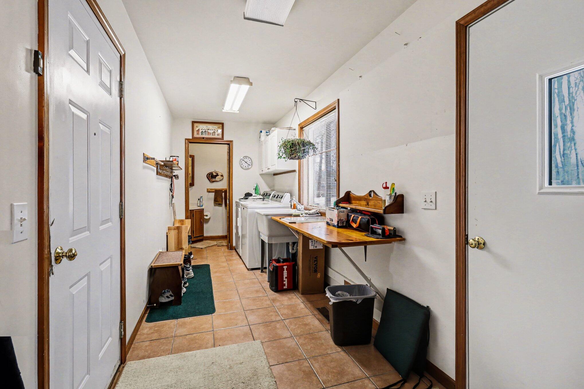 6175 Fox Run Circle