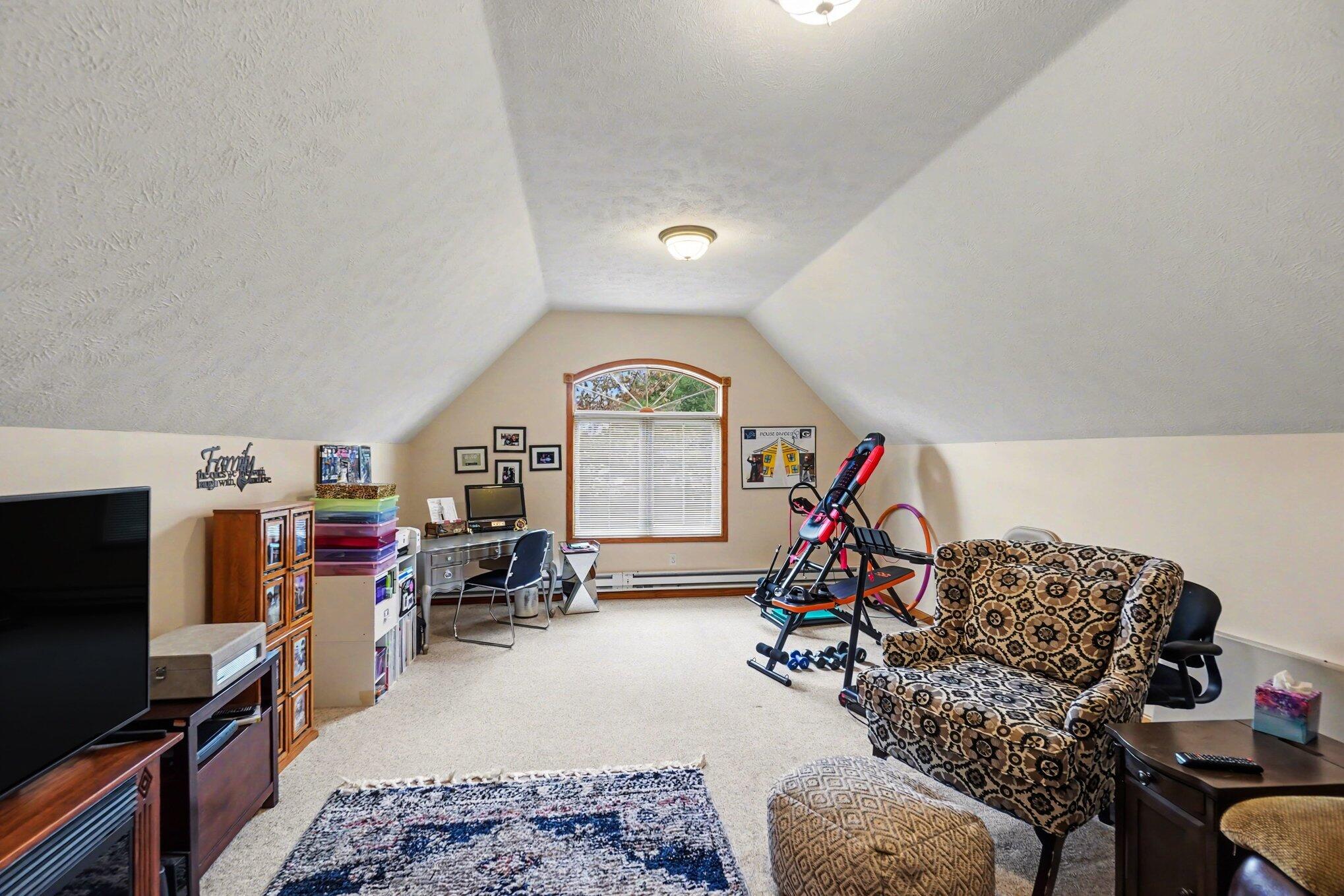 7604 Regency Lane